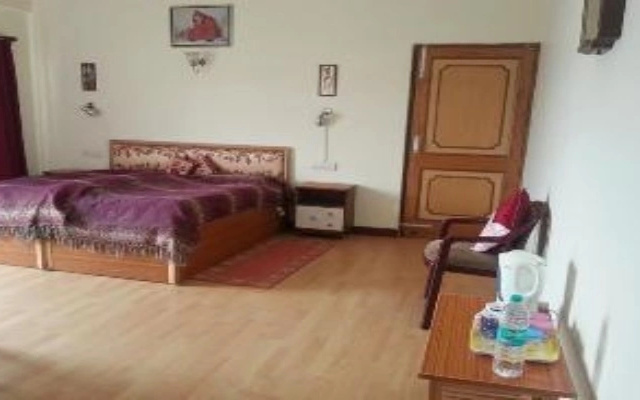 Aapo Aap Home Stay