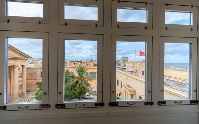 Luxury 2BR Valletta Apartment - Square Sea View