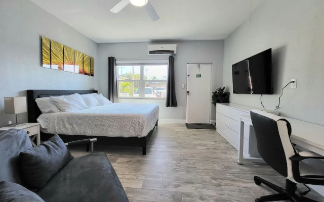 Barefoot Mailman Inn & Suites