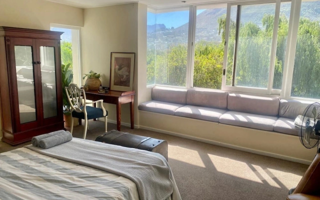 Hout Bay Gem 61 Milner
