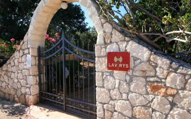 Seaside, relaxing family house with playground! Villa Lavrys 3
