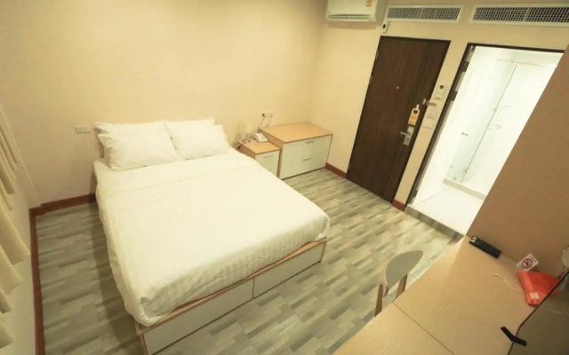 Favori Hostel Bangkok Surawong
