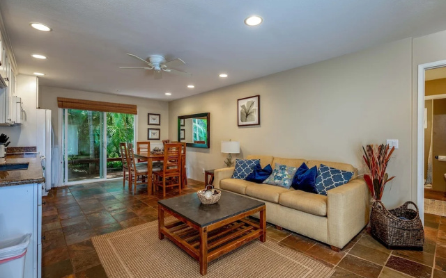 Charming Near The Beach 2 Bedroom Home