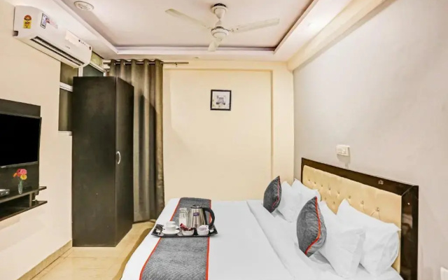 OYO Townhouse 1030 Zodiac Near Botanic Garden of Indian Republic