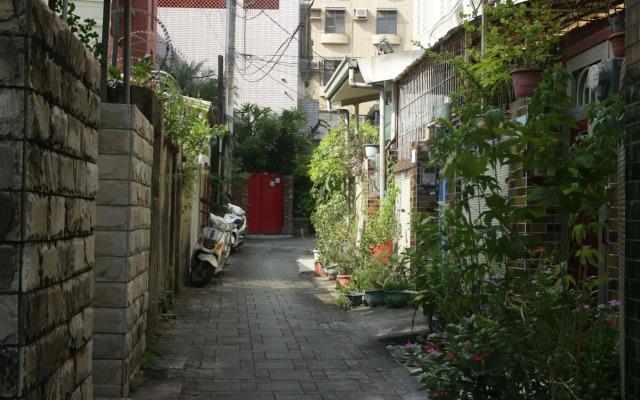 Bon Voyage Hostel