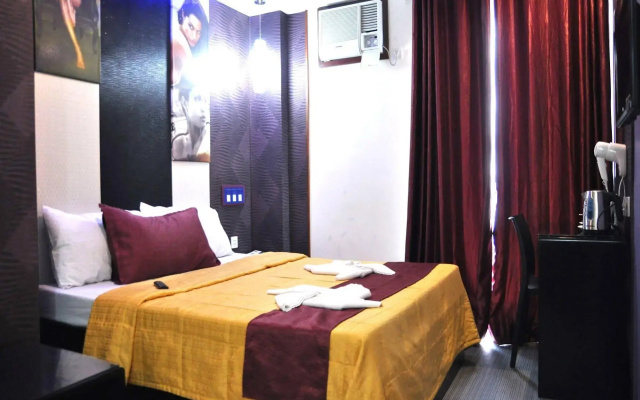 Hotel DreamWorld North EDSA