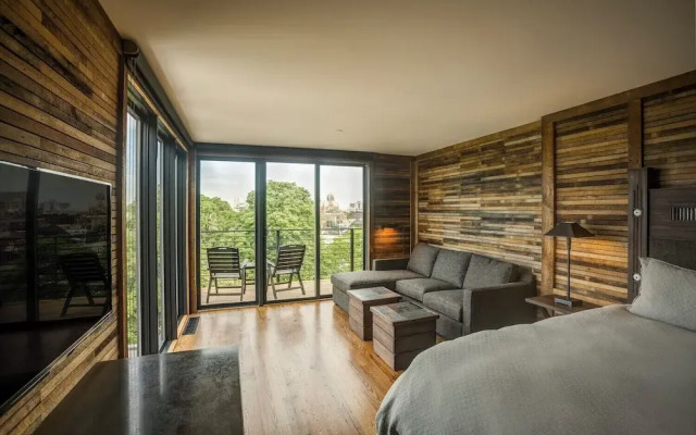 El Moore Lodge