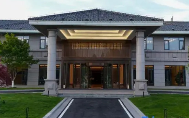 Donghu Hotel Jianhu