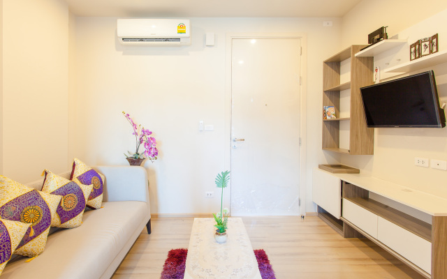 Отель The Base Downtown Phuket By Myhouse Пхукет комната для гостей