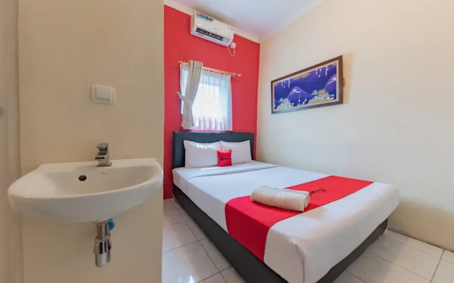 RedDoorz Syariah @ Sudirman Street Garut