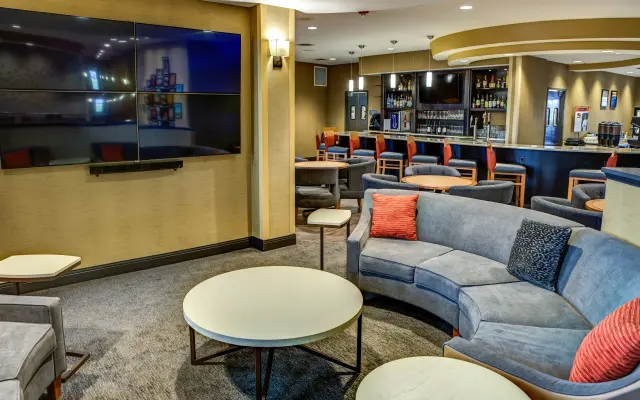 DoubleTree by Hilton West Fargo Sanford Medical Center Area