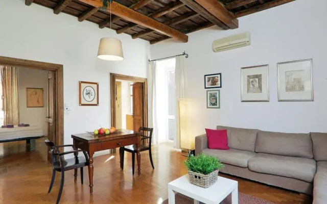 Giubbonari Apartment