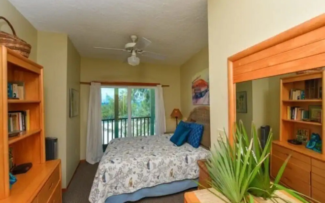 2903 Avenue F 3 Bedroom Home by RedAwning