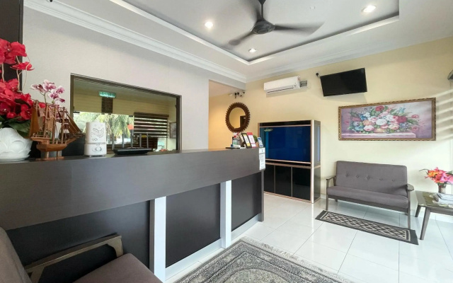 OYO 90369 Safari Hotel Lumut