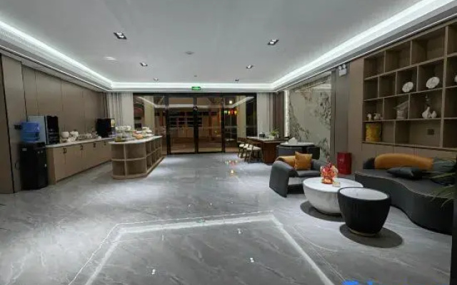 Yunmuxi Hotel (Nanla River Starry Night Market Branch)