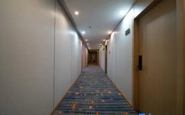 Yunmei Movie Stay, Giant Screen Smart Hotel