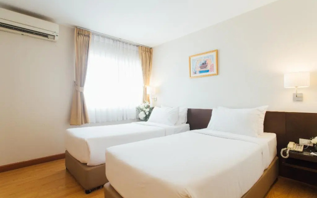 Seasons Siam Hotel