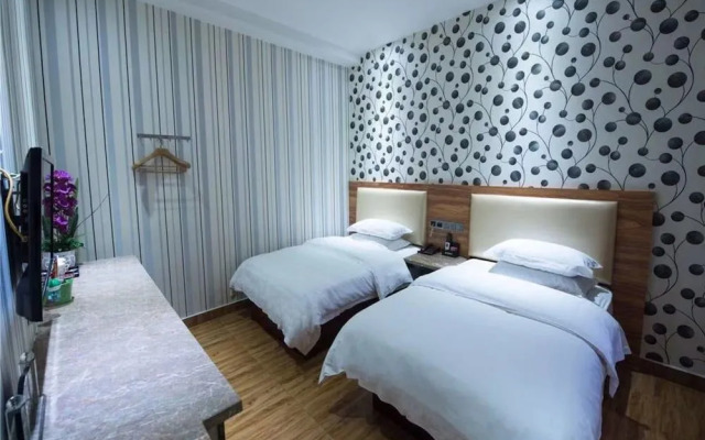 Junfu Hotel (Guangzhou Nanpu Metro Station)
