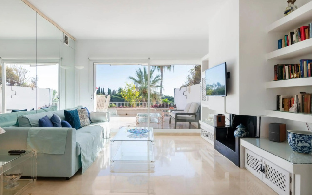 Apartamento en complejo residencial con piscina