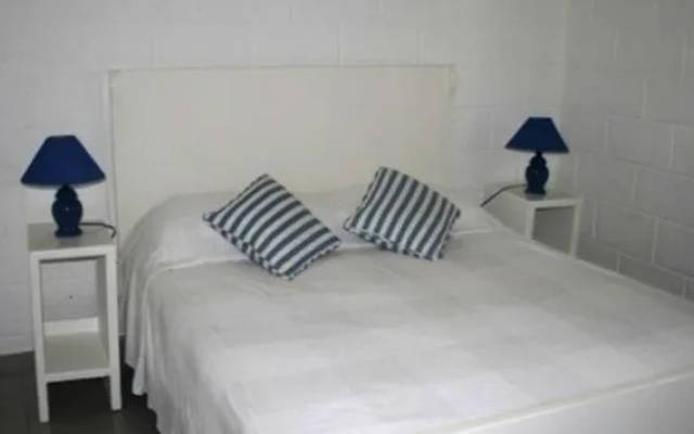 Sailing House La Marina
