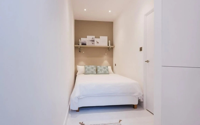 FG Property - The Barons Court Lodge IV