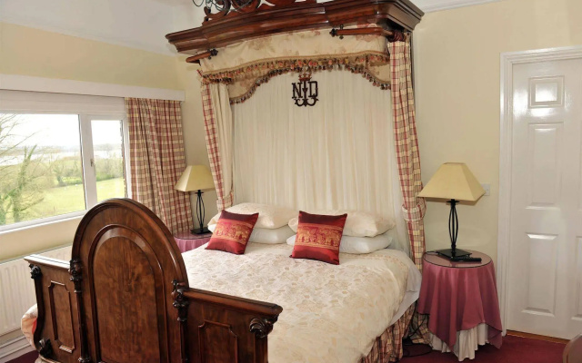 Lough Owel Lodge B&B