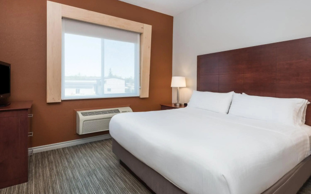 Best Western Plus 1000 Islands Hotel & Suites