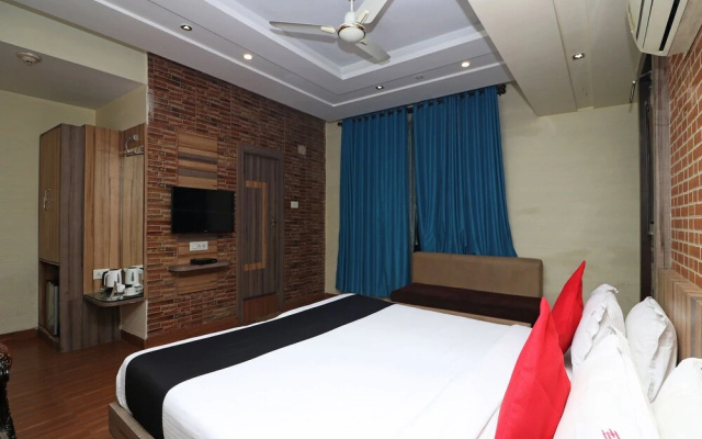 Capital O 18582 Hotel Heaven