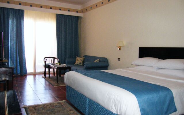 Отель Dome Marina Swiss Inn Resort комната для гостей