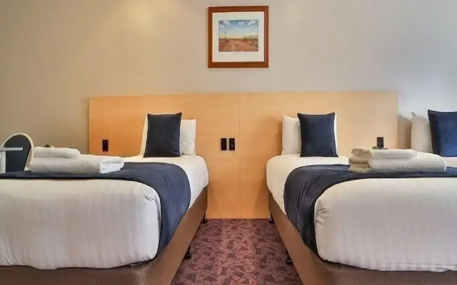 Albert Motel