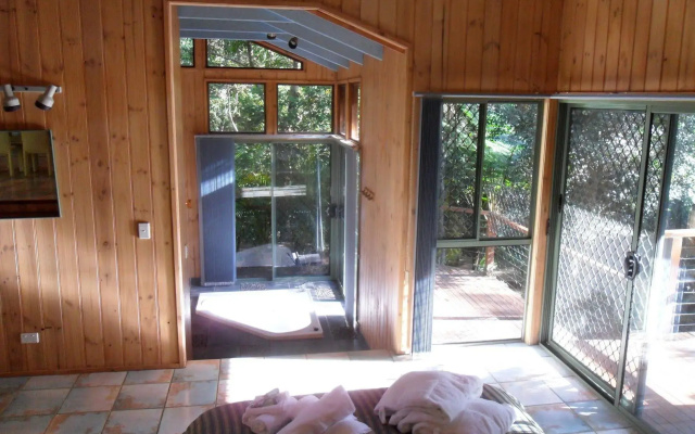 Treetops Accommodation Montville