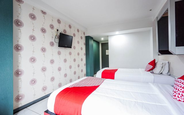 OYO 1318 Hotel Prince Boulevard