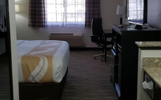 Allington Inn & Suites South Fork