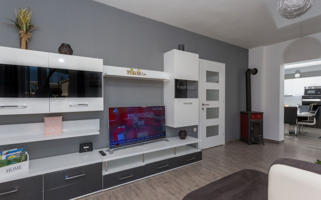 Villa Caper
