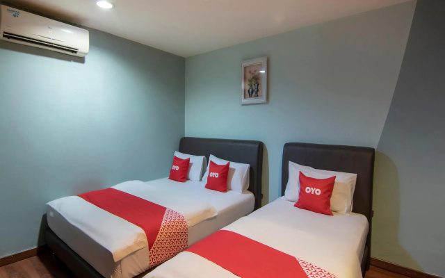 OYO 89891 1st Inn Hotel Subang (SJ15)