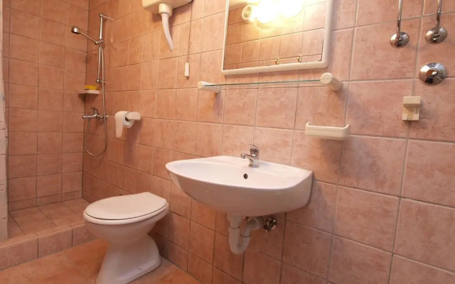 Apartment 845
