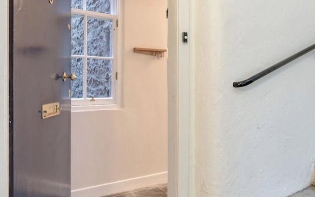 Grassmarket Modern Two Bedroom Flat