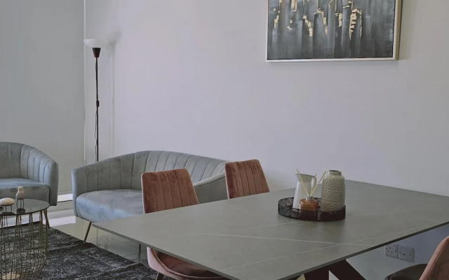104 NIC - 403 Stay Cosmo City Suite