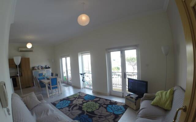 Апартаменты Senglea Seafront Apartment комната для гостей