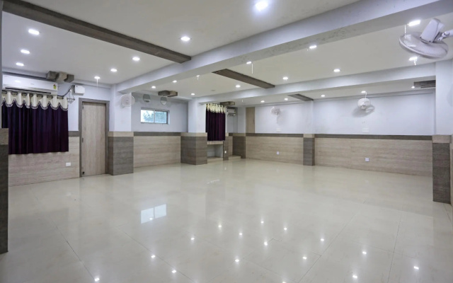OYO 7145 Hotel Star Lotus