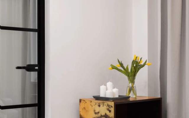 oompH Warsaw Central 2 Bedroom Apartment