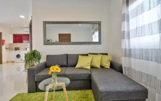 Stanislaus Apartment 4
