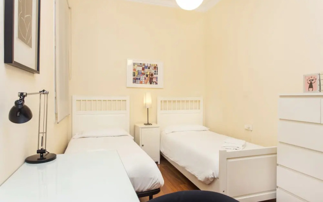 1402 - Elegant City Centre Apartment