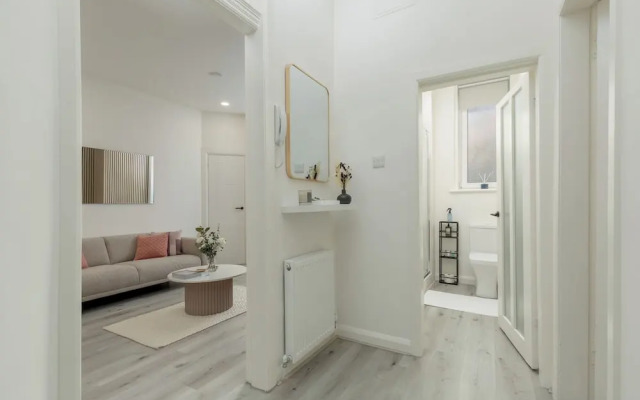 Modern Wheatfield Apartment