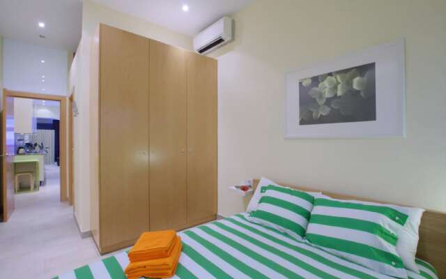Отель HOMEnFUN Camp Nou Stadium Apartment Испания, Барселона - отзывы, цены и фото номеров - забронировать отель HOMEnFUN Camp Nou Stadium Apartment онлайн комната для гостей