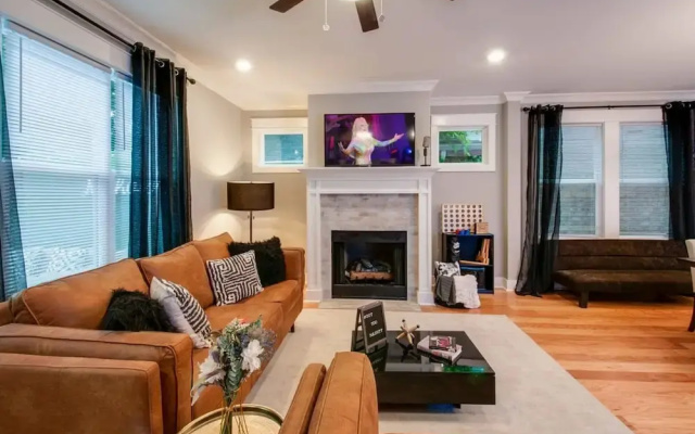 Booking Fast 12 Beds-large Yard