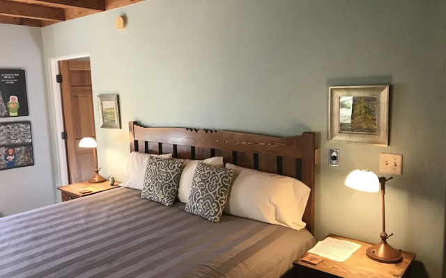 Bear Mountain Lodge