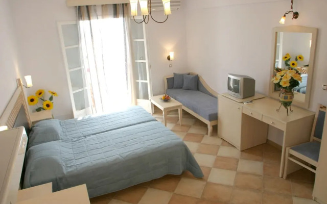 Pyrgos Beach Studios