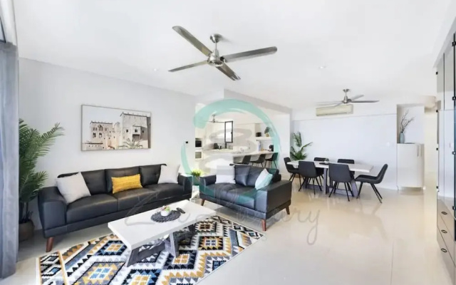 ZEN AT ARKABA - 3BR Luxury Apartment