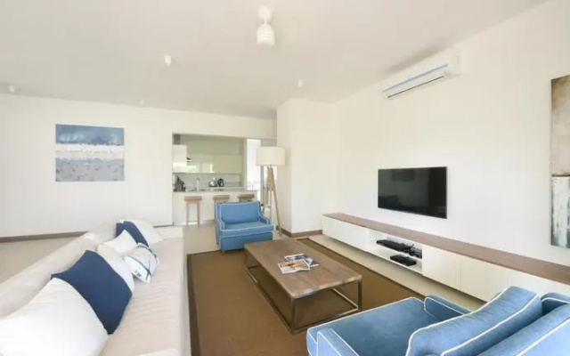 AO Luxury Residence by BARNES